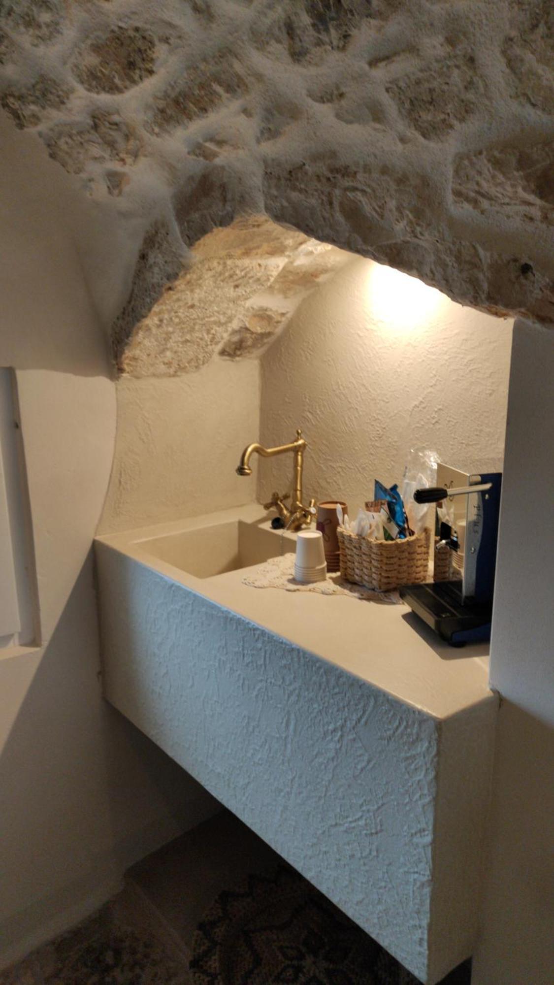 Caterina'S Suites & Apartament Ostuni Habitación foto